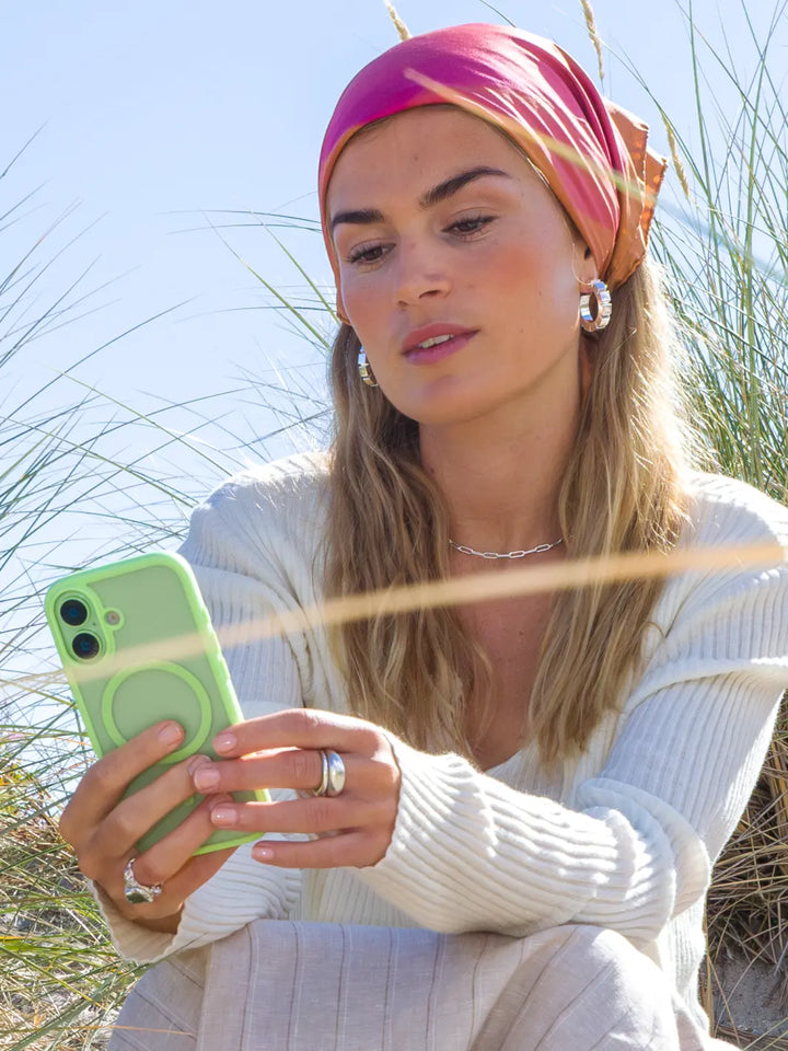 Grenen MagSafe - iPhone 17 - Pale Green Phone Case