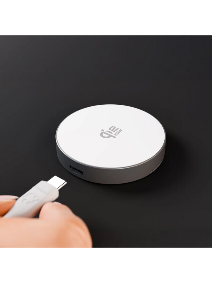 Wireless Magnetic Charger w/ stand - Qi2.2 25W - Aluminium Power Adapters & Chargers