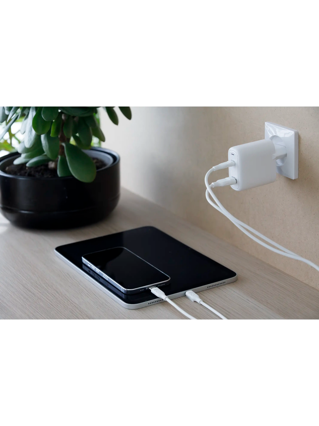 Wall Chargers White 65W+18W Wall charger