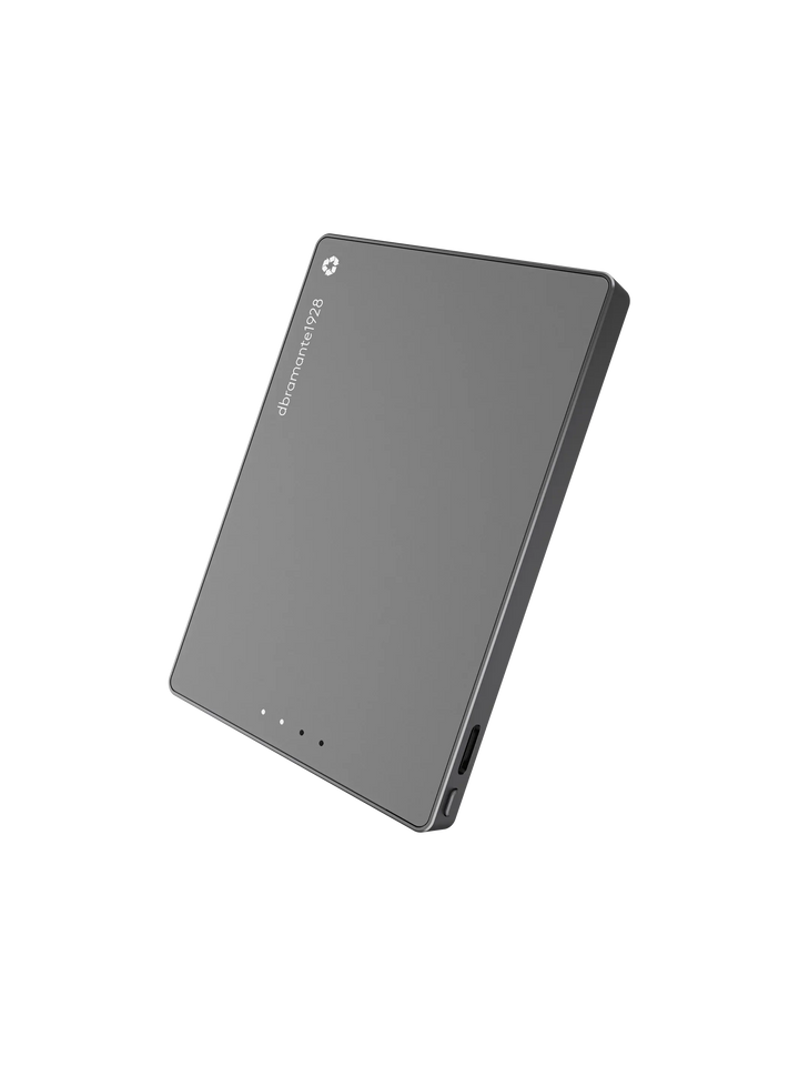 Power Bank - 5K mAh Built-in USB-C Cable & magnetic attachment - Titanium