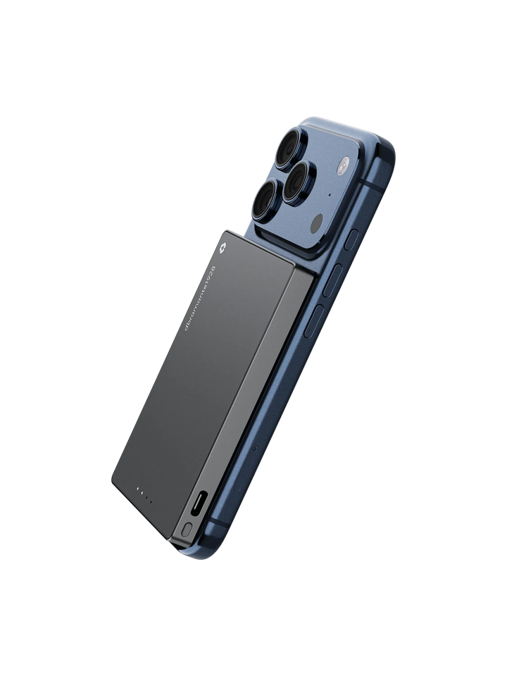 Power Bank - 5K mAh Built-in USB-C Cable & magnetic attachment - Titanium
