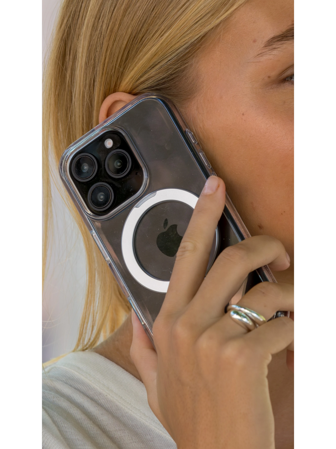 Iceland Ultra D3O MagSafe Kickstand - iPhone 17e/16e/15/14/13 - Clear Phone Case