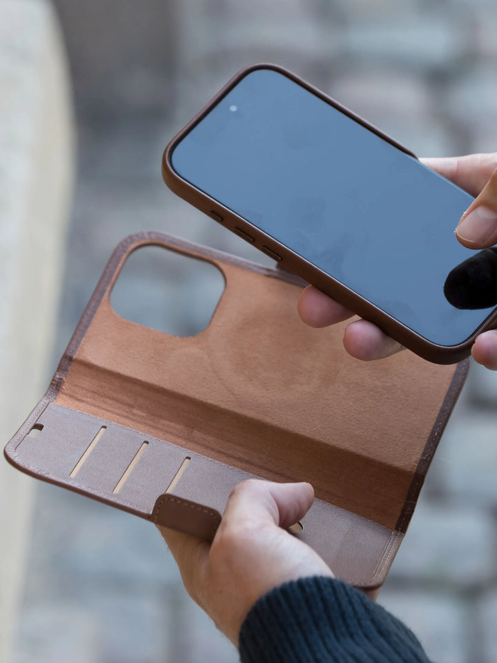 Lynge MagSafe - iPhone 16 - Dark Tan Phone Case