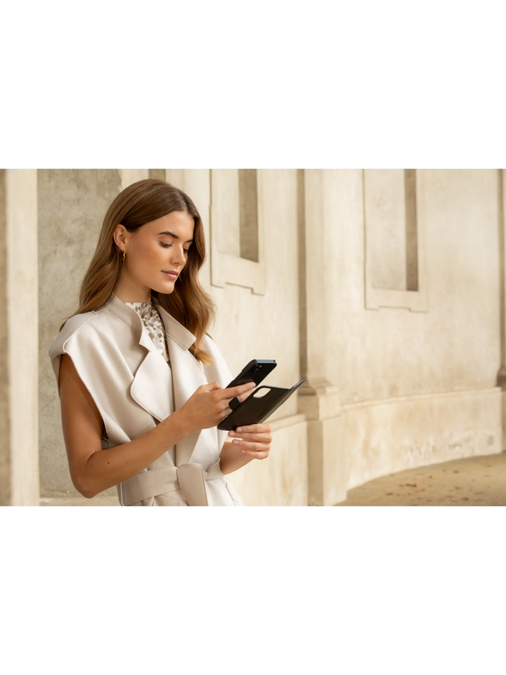 Lynge - iPhone 15 Plus - Black Phone Case