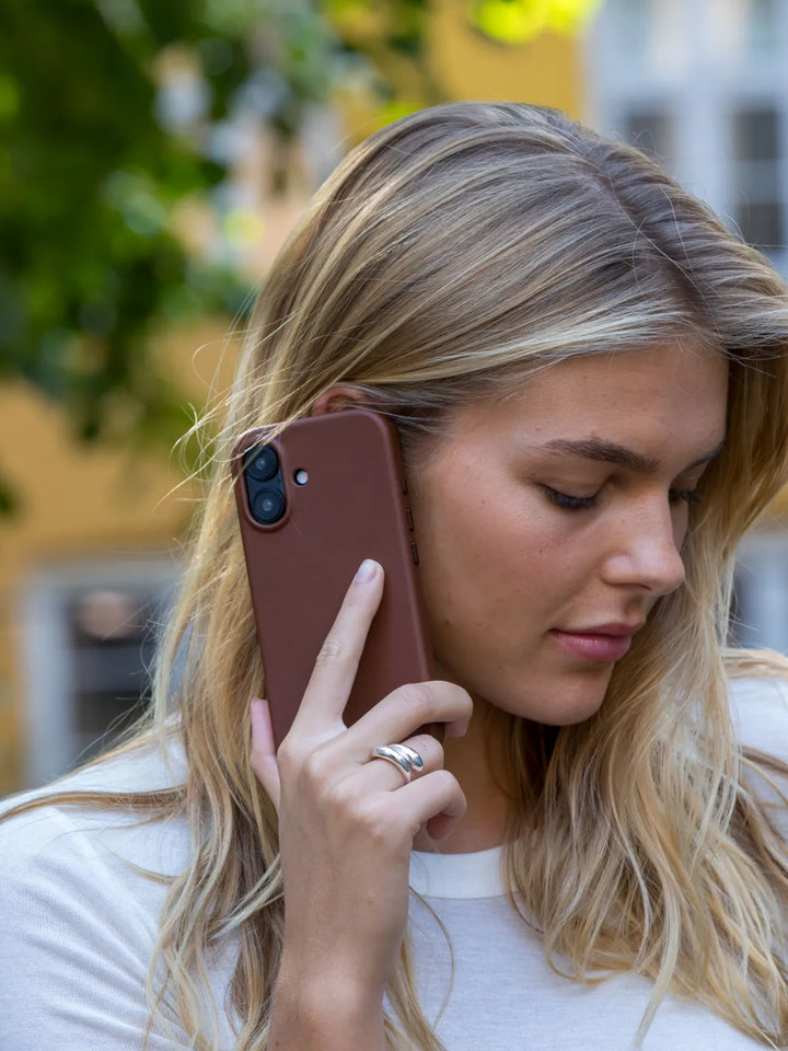 Roskilde MagSafe - iPhone 16 Pro - Dunkel Tan