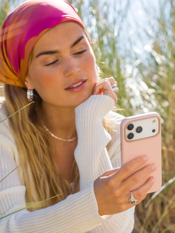 Roskilde MagSafe ICON - iPhone 17 - Pink Sand Phone Case